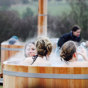 Outdoor spa at Bourn | February 2017 | Bathing under the Sky