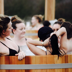 Outdoor spa at Bourn | February 2017 | Bathing under the Sky